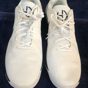 New Nike Hyperdunk 2017 size 16.5